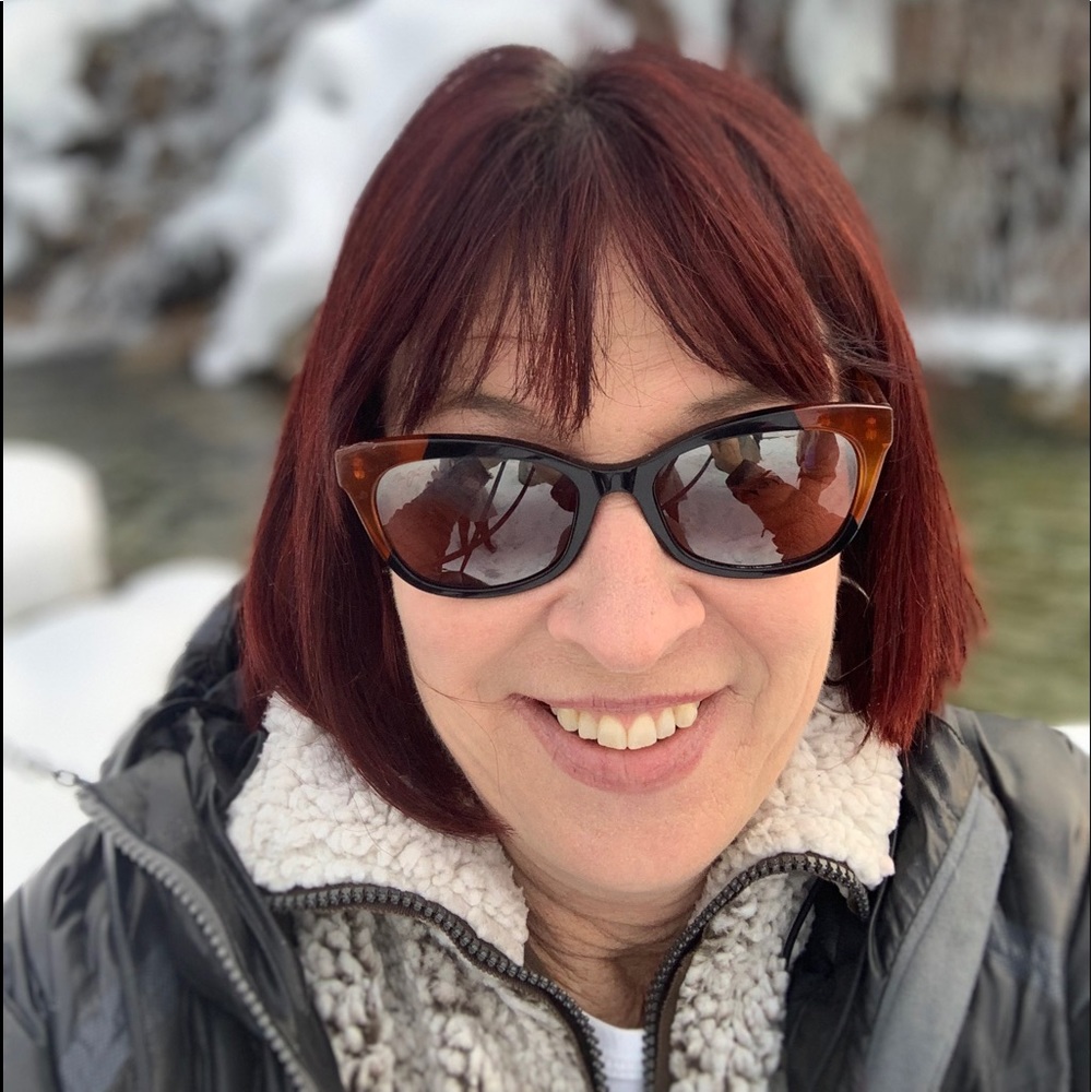 Meet your Posher, Carla